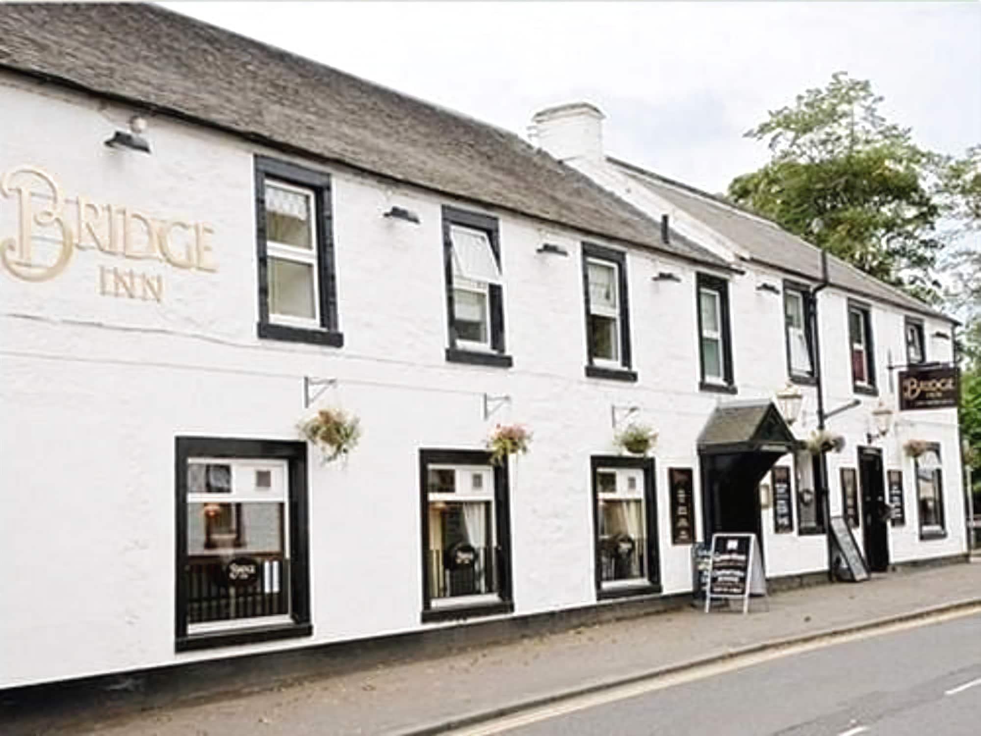 The Bridge Inn Tillicoultry ภายนอก รูปภาพ